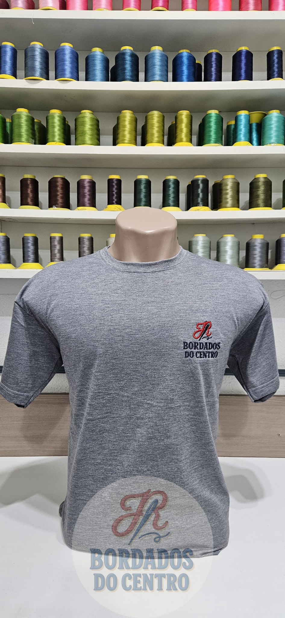 Boné bordado personalizado com logotipo